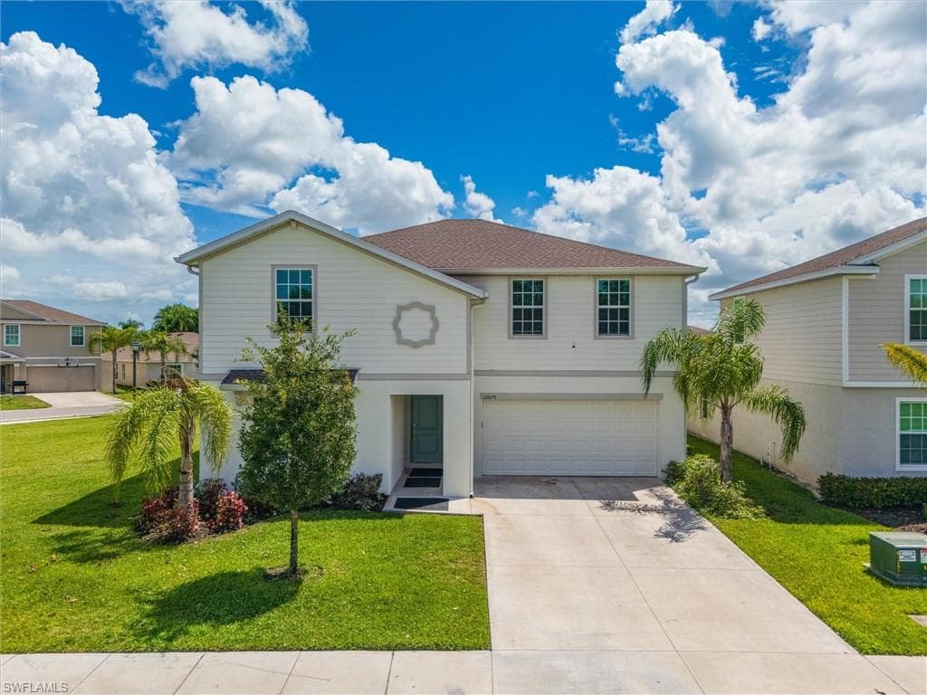 12075 Savanna Lakes BLVD photo 2 of 33