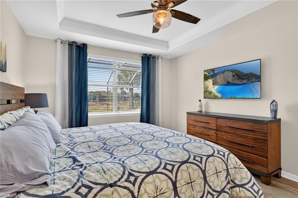 King size bed