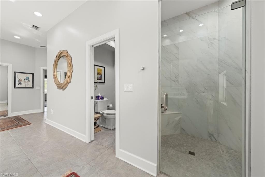 8301 Glenfinnan CIR photo 12 of 50