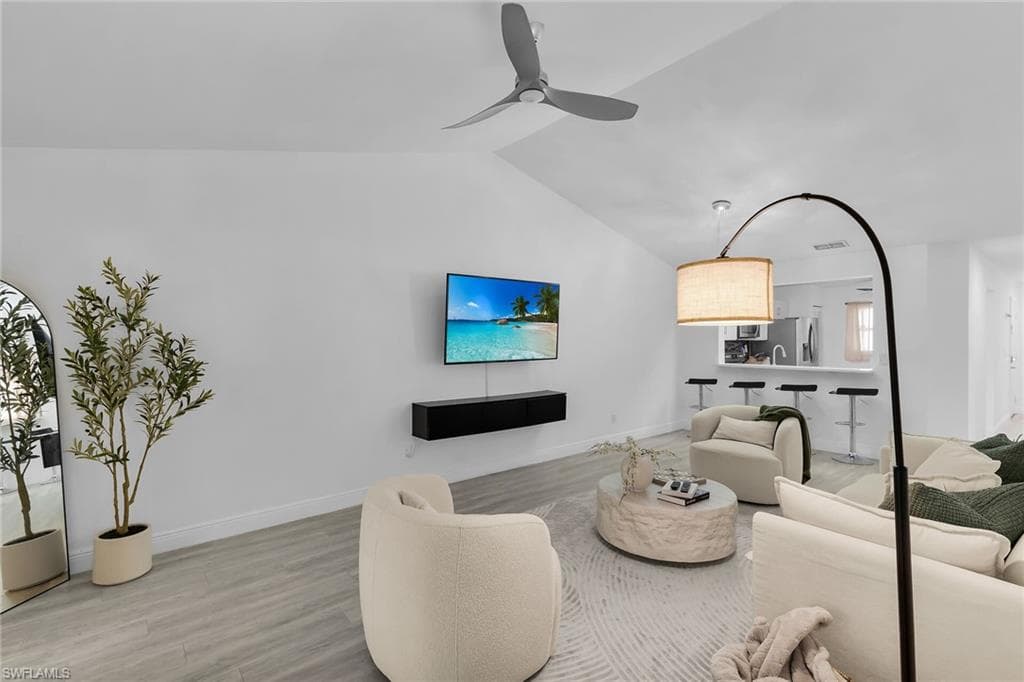 653 Squire CIR 201 photo 16 of 28