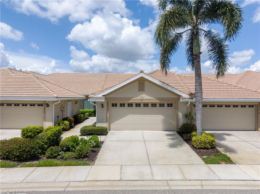 20911 Calle Cristal LN 3 photo 2 of 43