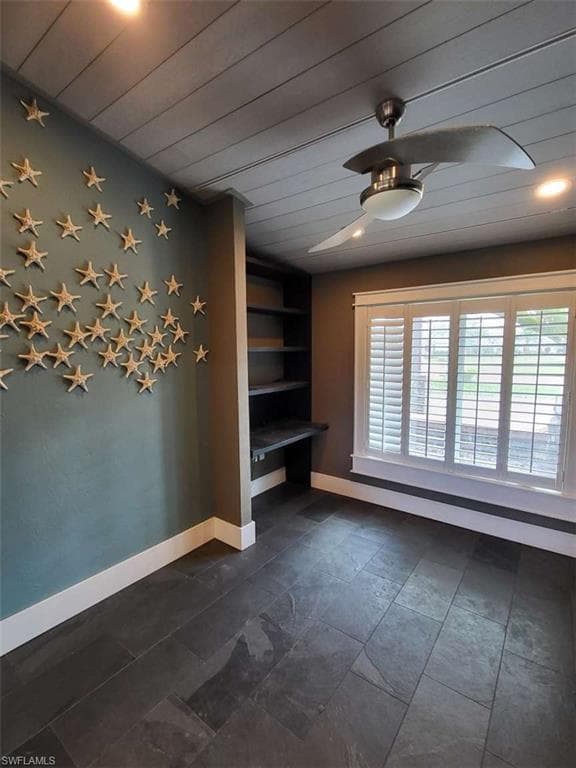 2257 Regal WAY photo 13 of 20
