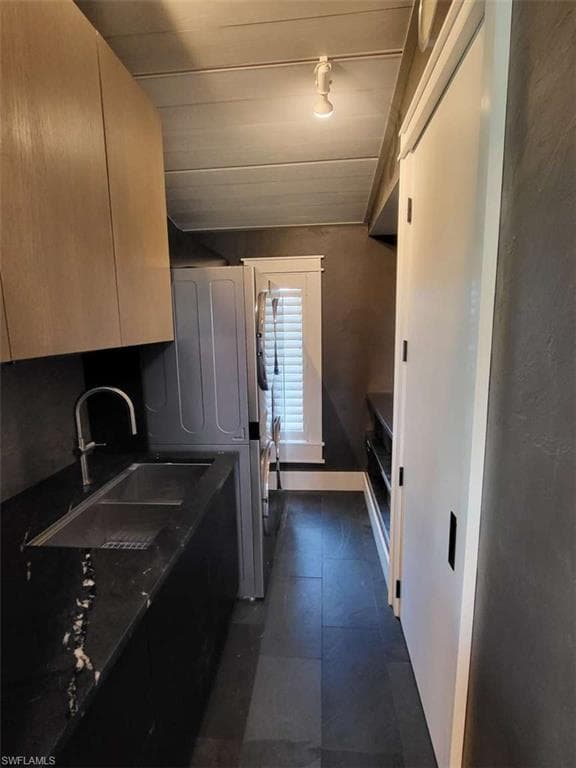2257 Regal WAY photo 16 of 20
