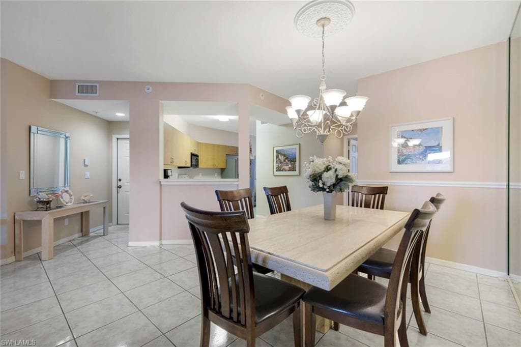 6384 Huntington Lakes CIR 103 photo 12 of 35