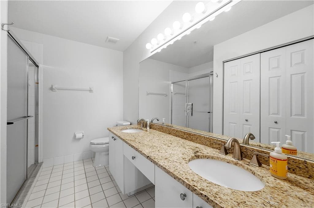 6605 Huntington Lakes CIR 203 photo 17 of 20