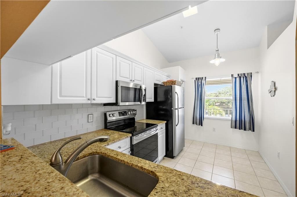 6605 Huntington Lakes CIR 203 photo 10 of 20