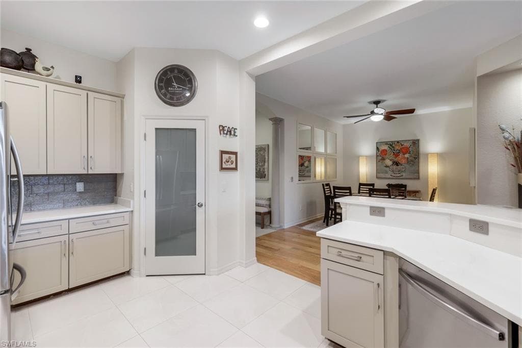 13850 Cleto DR photo 12 of 32