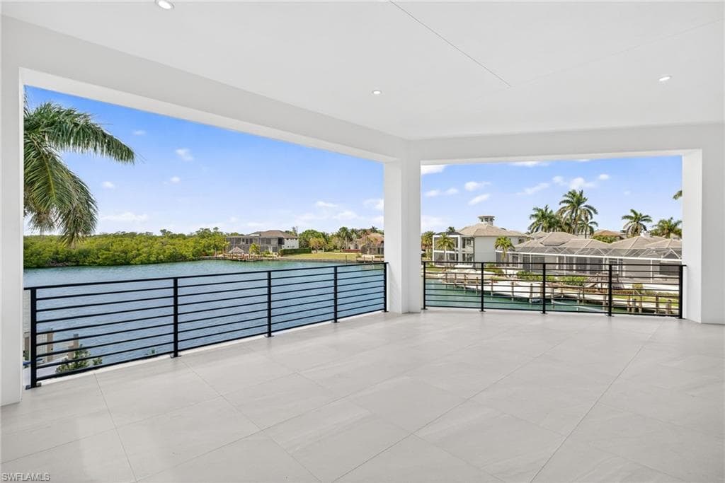 720 Hull CT photo 31 of 50