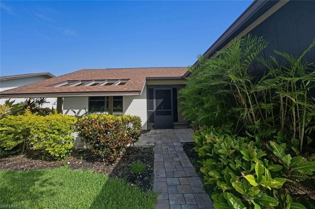 223 Charity CT L5 photo 2 of 39