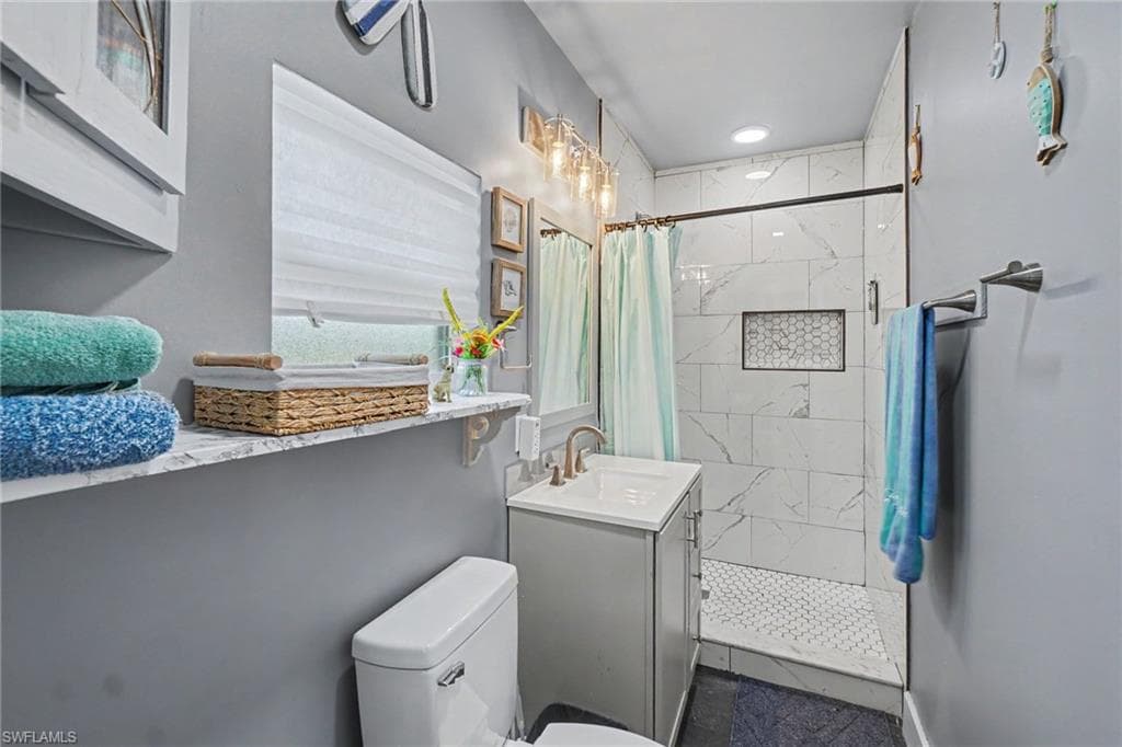 Guest House -ADU: Bathroom