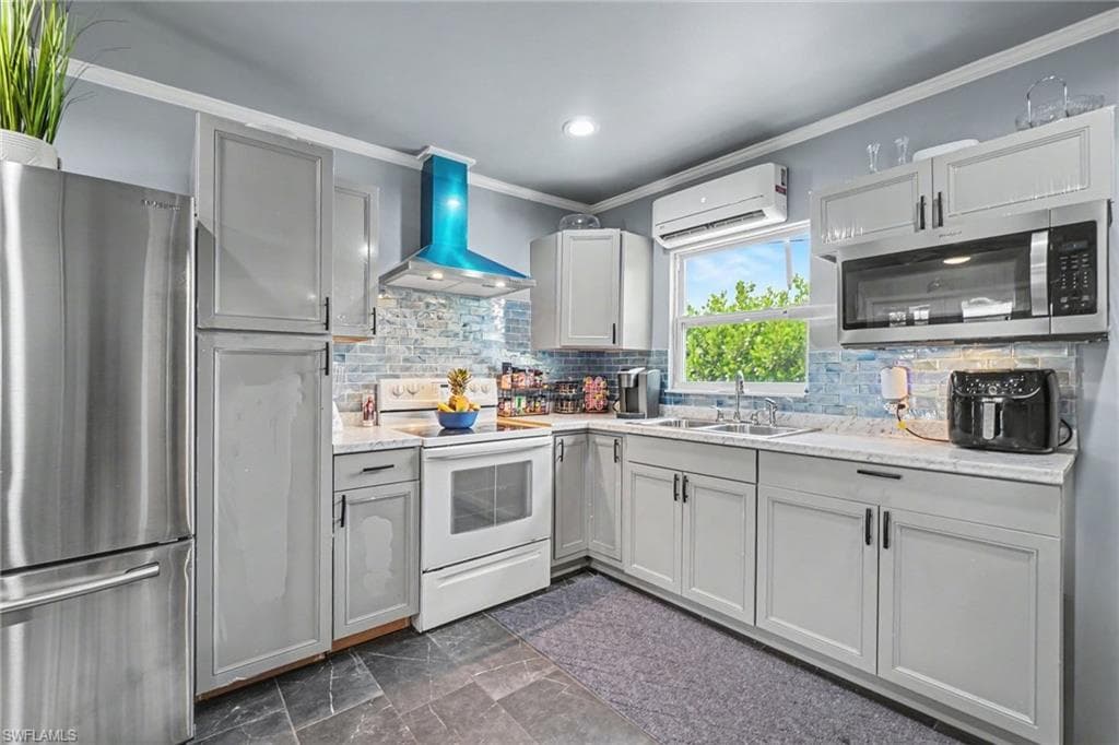 Guest House - ADU: Bright and functional, this kitchen offers everything needed for comfortable independent living or hosting guests.