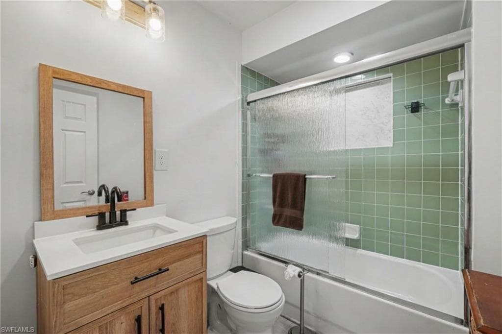 Main House - Guest Bathroom