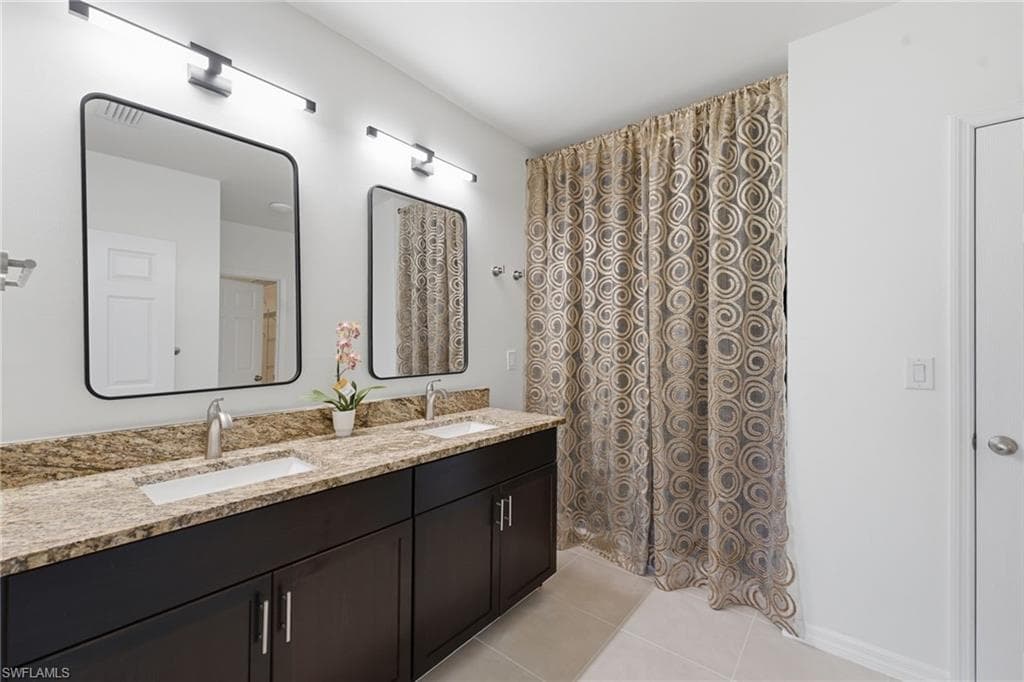 Owner's Bath - Ensuite with Double Bowl Vanity