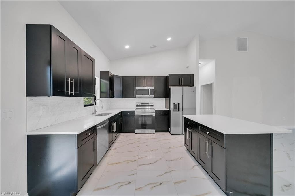 431 Pinafore AVE photo 6 of 26