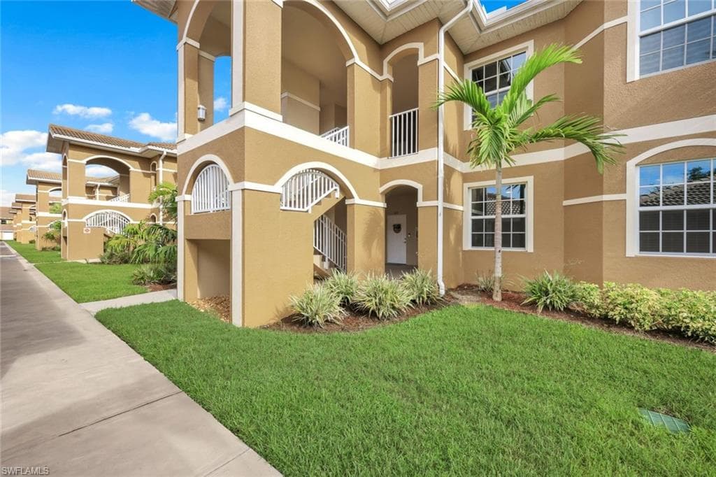 1137 Winding Pines CIR 106 photo 2 of 33
