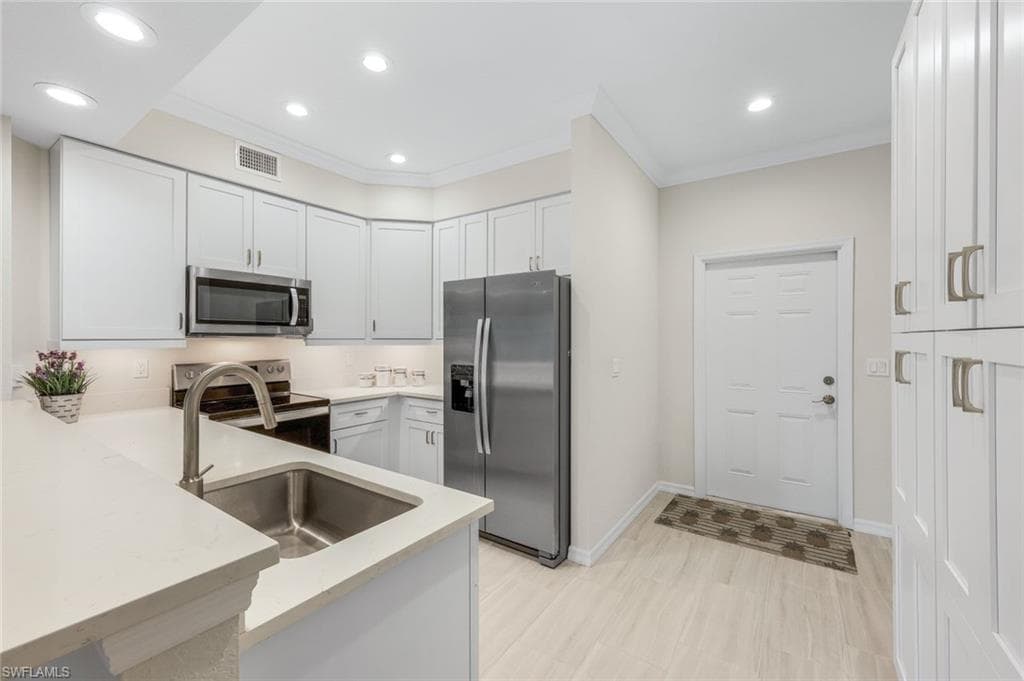 1137 Winding Pines CIR 106 photo 7 of 33