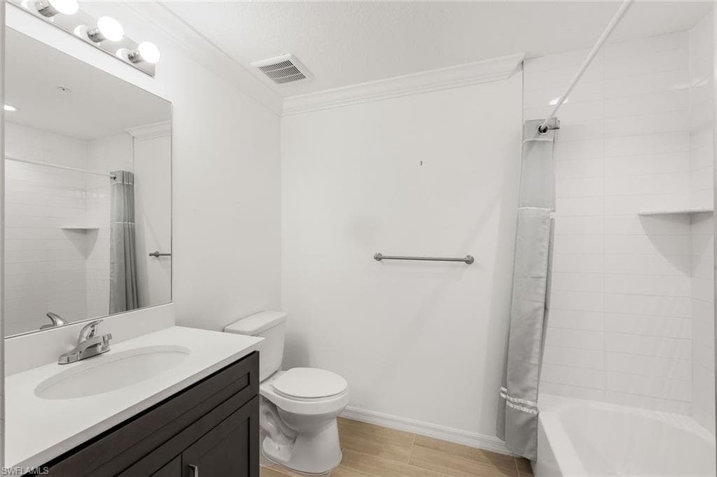1137 Winding Pines CIR 106 photo 18 of 33
