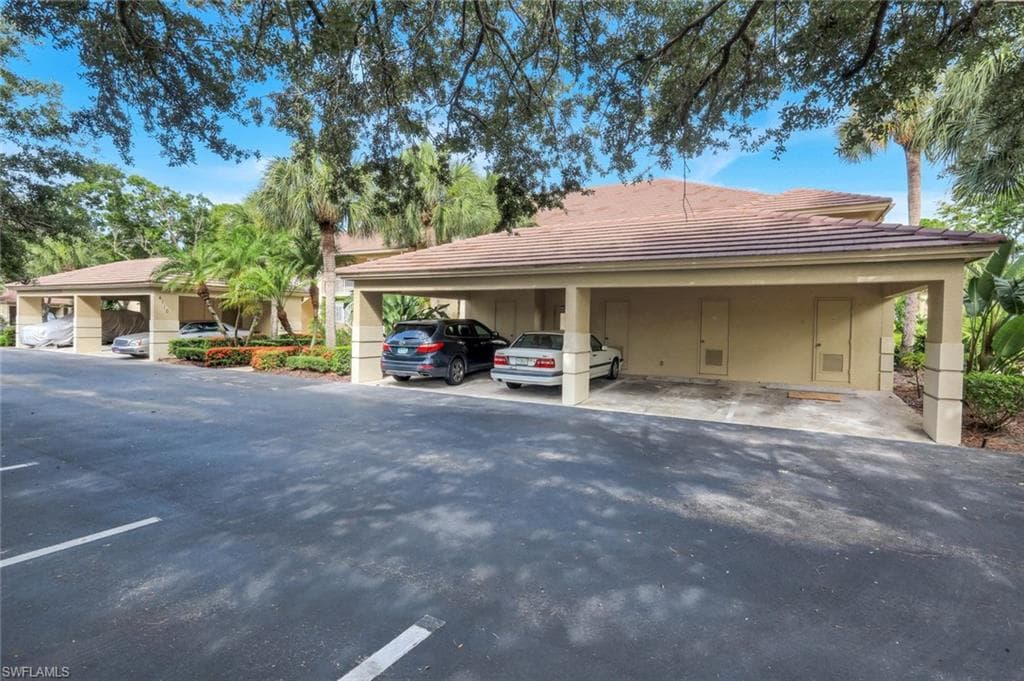 4110 Sawgrass Point DR 104 photo 27 of 33