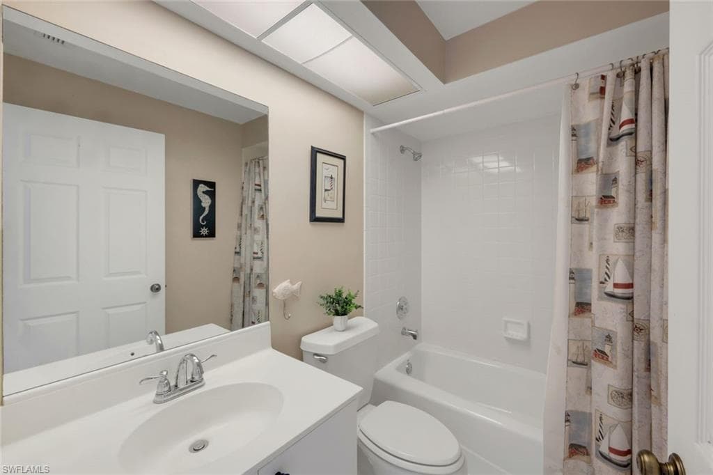 4110 Sawgrass Point DR 104 photo 20 of 33
