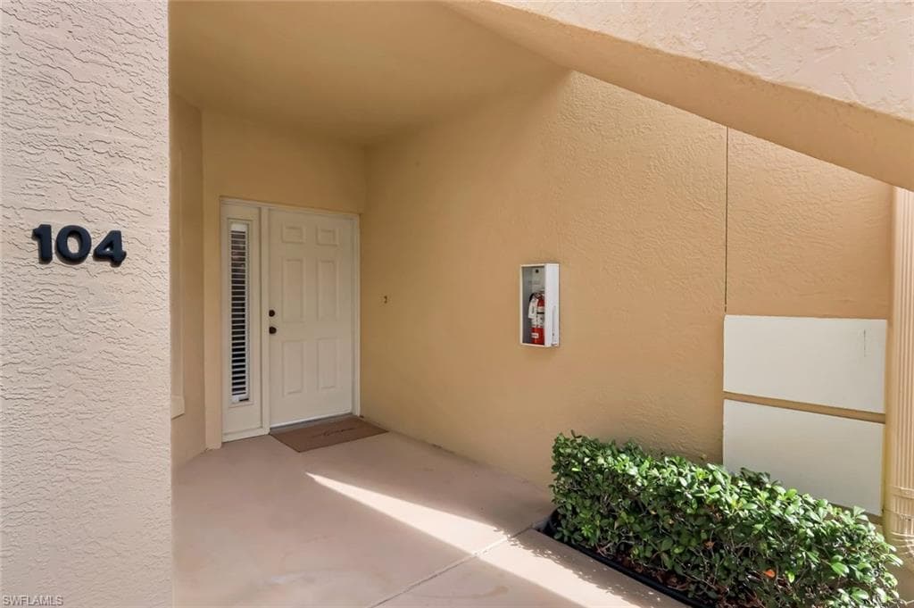 4110 Sawgrass Point DR 104 photo 29 of 33