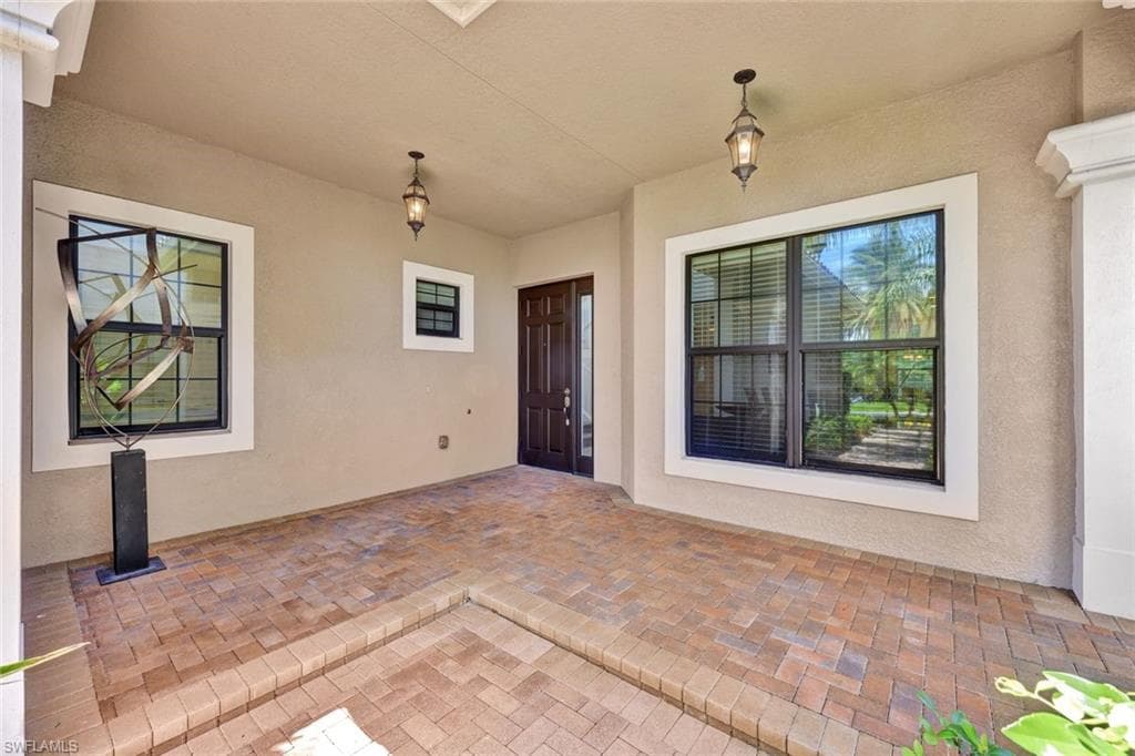 Grand covered entry to home