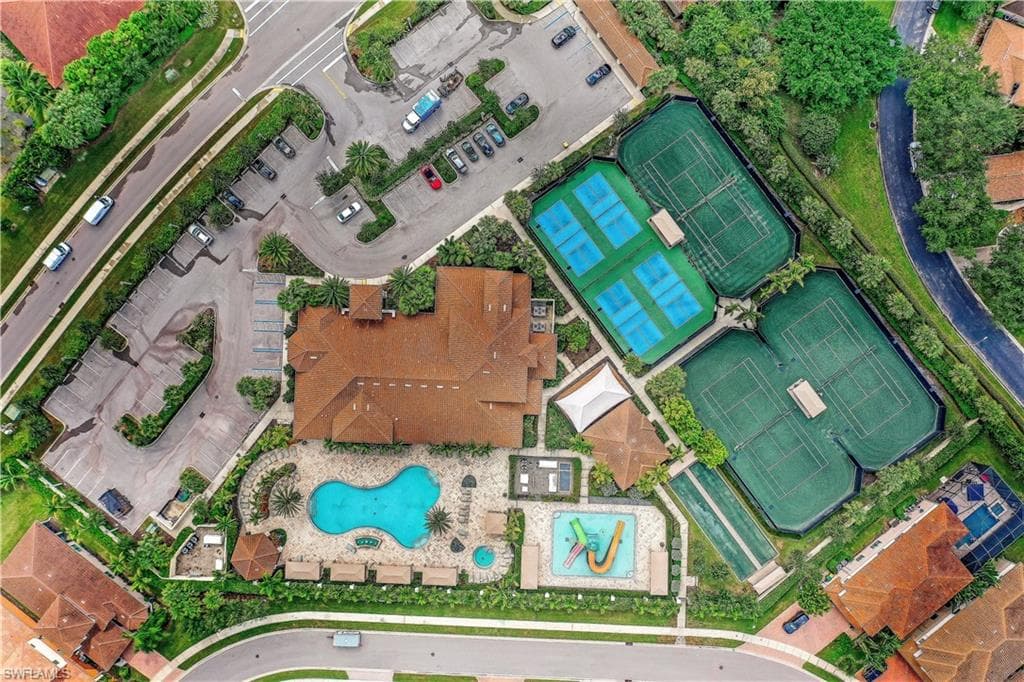 Community Center Outdoor pool, water park and sport courts