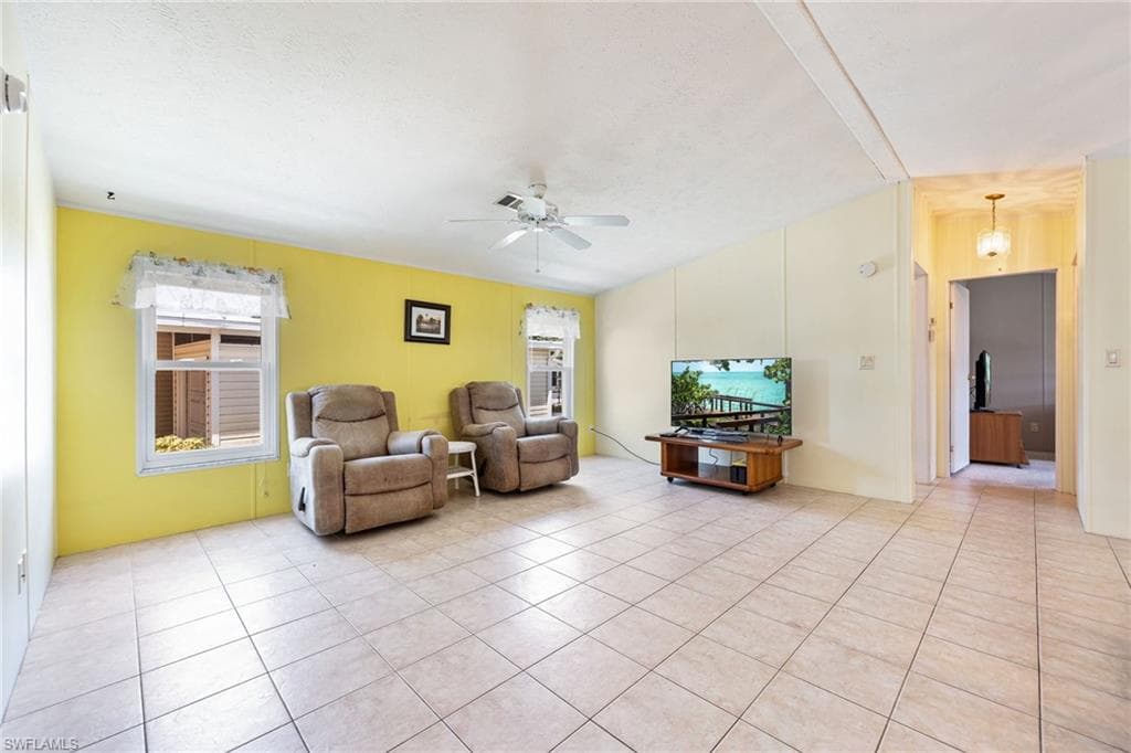370 Nicklaus BLVD photo 19 of 43