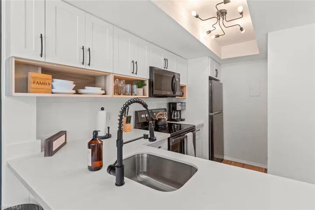 600 Neapolitan WAY 146 photo 6 of 16