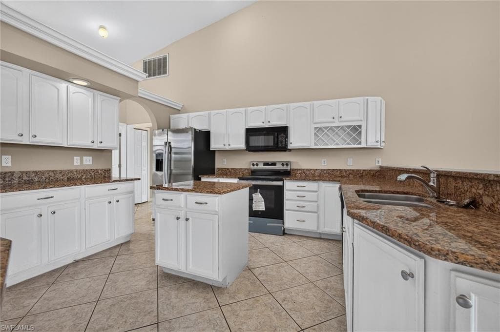 8044 San Carlos BLVD photo 14 of 49