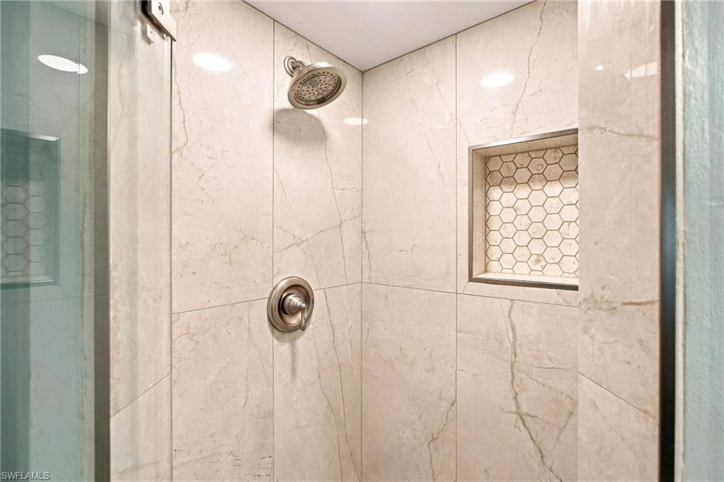1087 Forest Lakes DR 302 photo 23 of 45