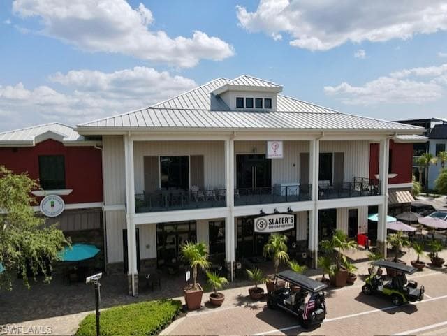 Slaters, One of three restaurants in Founders Square