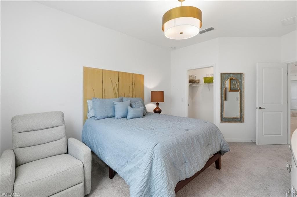 Guest bedroom #1