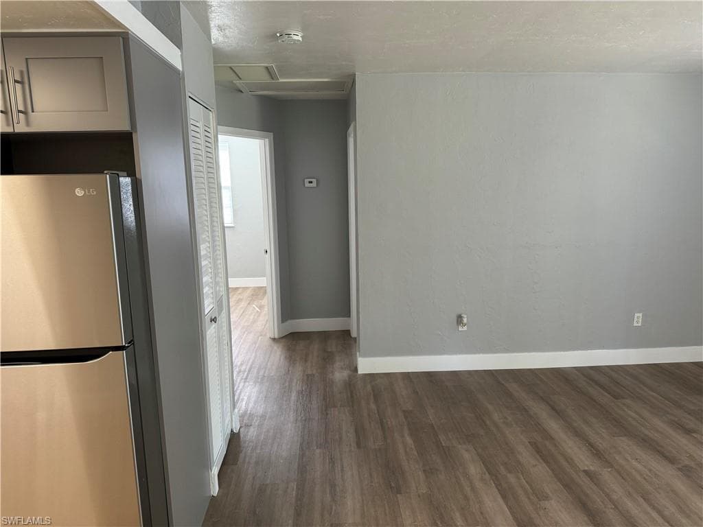 Right Side - Seller's Photo