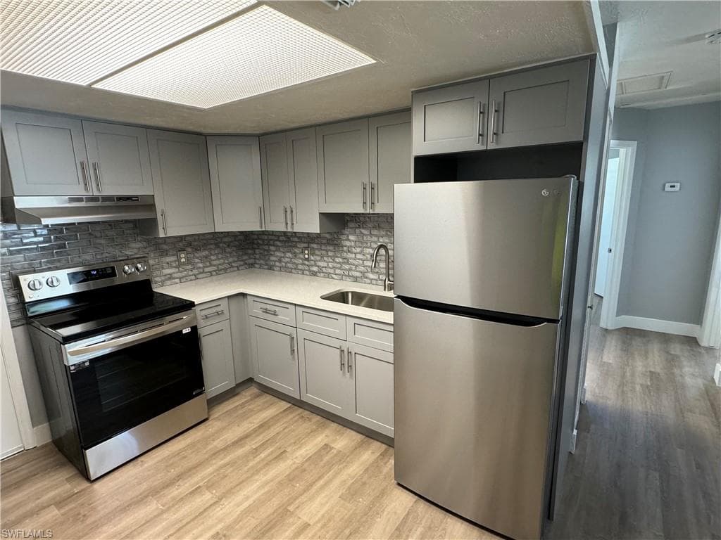 Right Side - Seller's Photo