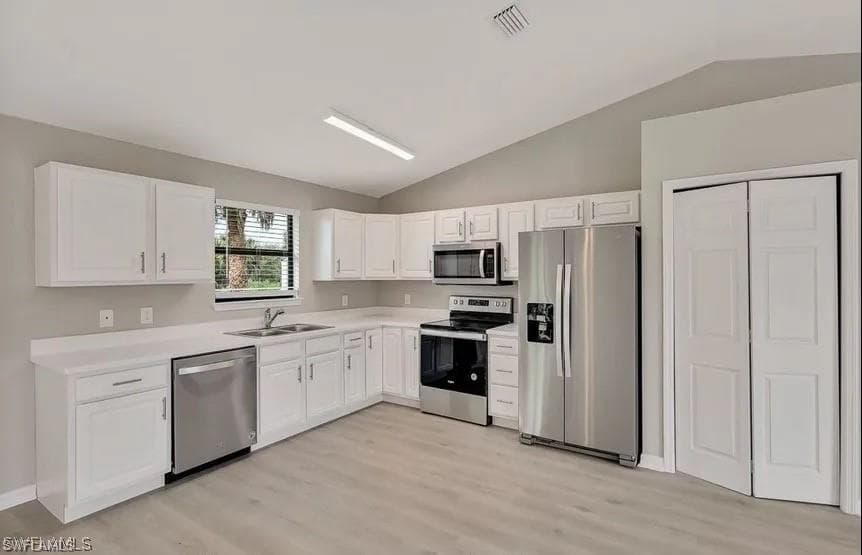 508 Cottonwood AVE S photo 4 of 7