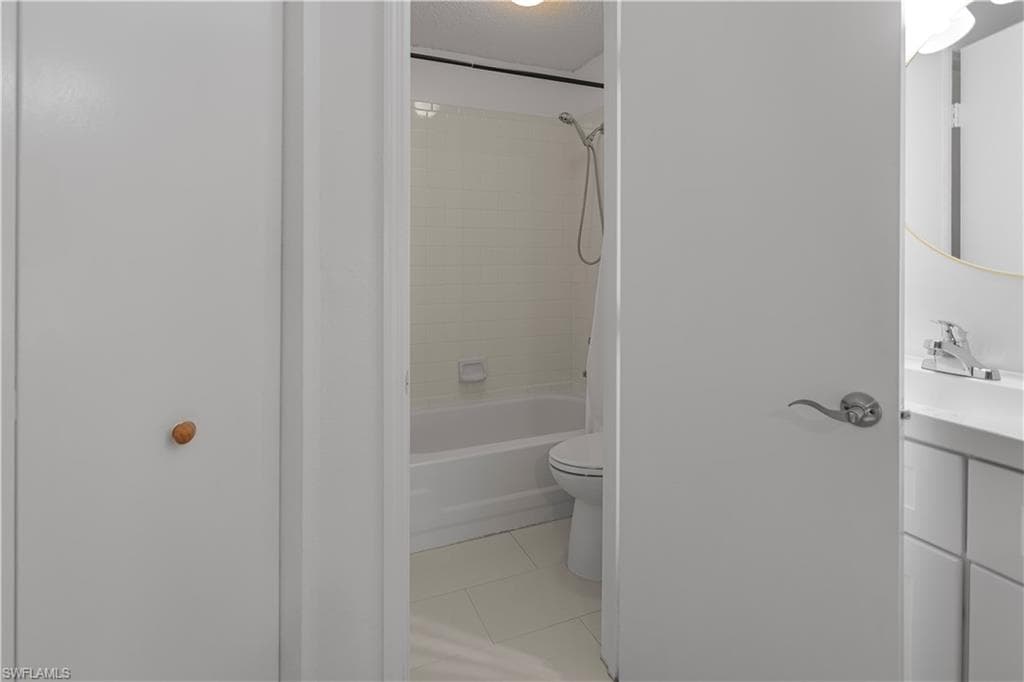 12561 Equestrian CIR 816 photo 6 of 29