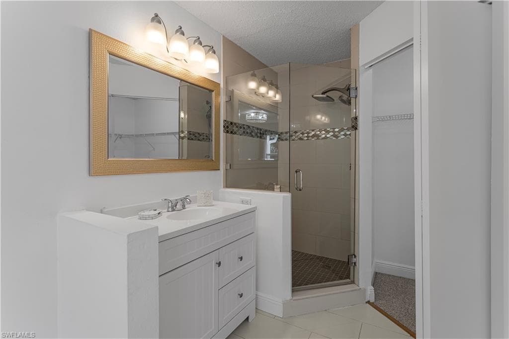 12561 Equestrian CIR 816 photo 19 of 29