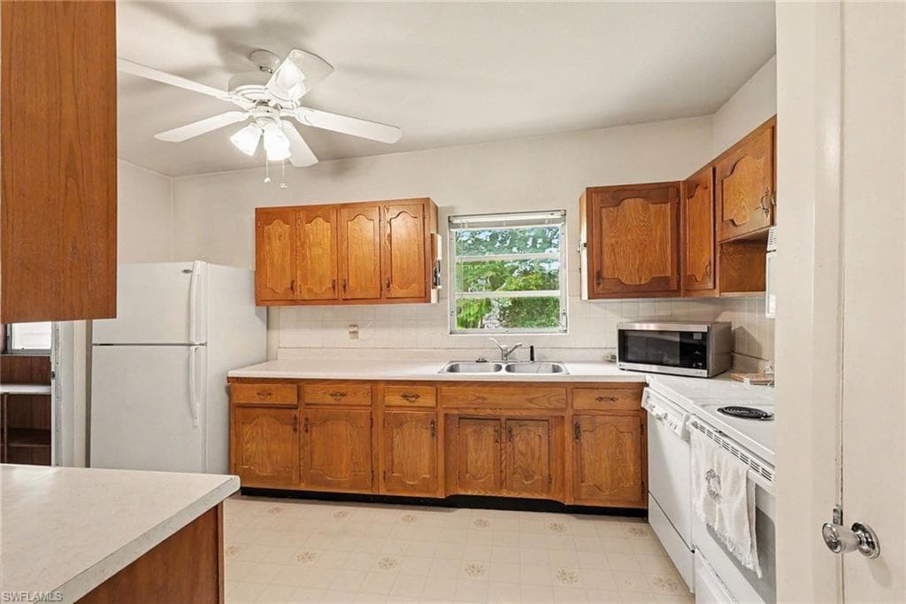 Kitchen includes a pantry