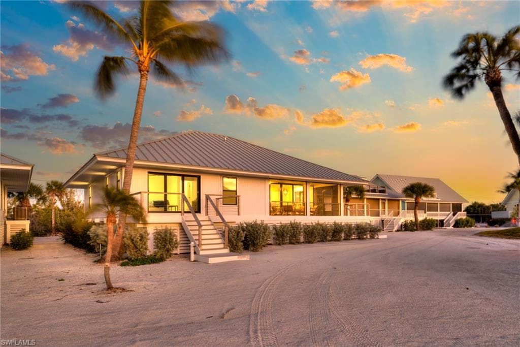 25 Beach Homes photo 42 of 48
