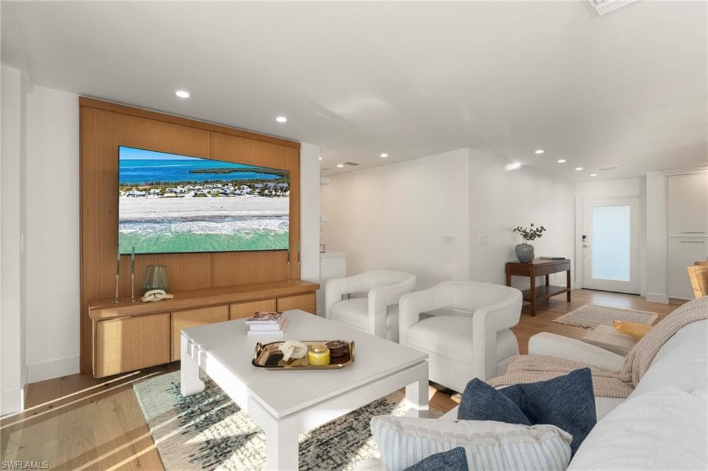 25 Beach Homes photo 12 of 48