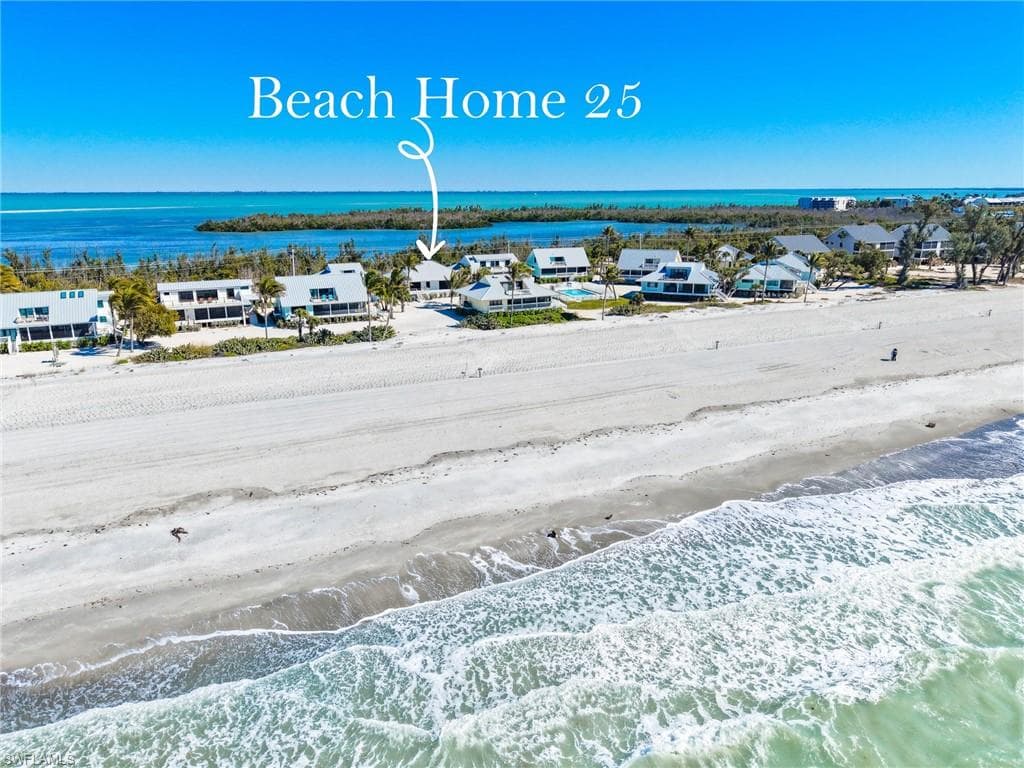 25 Beach Homes photo 1 of 48