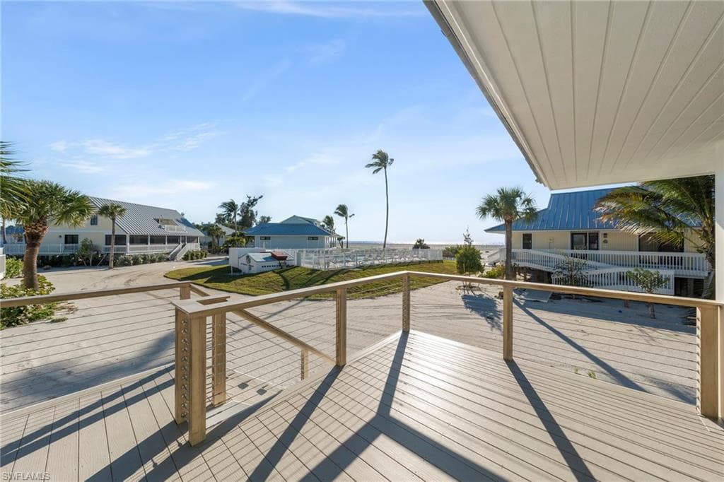 25 Beach Homes photo 39 of 48