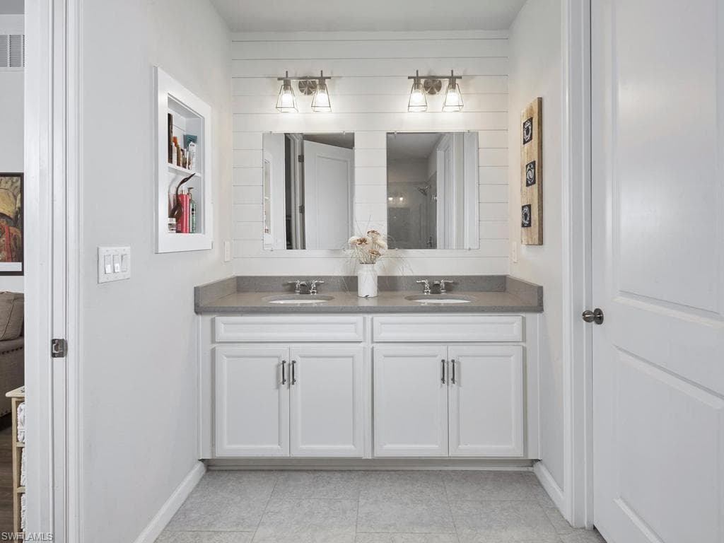 4601 Arboretum CIR 102 photo 13 of 30