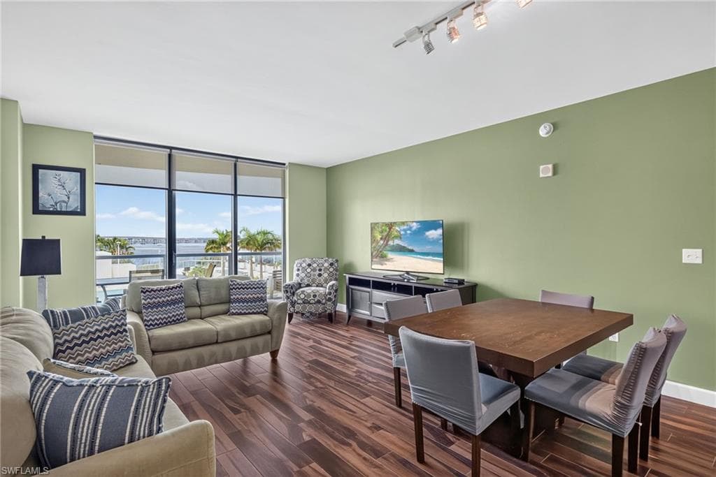 3000 Oasis Grand BLVD 505 photo 5 of 50