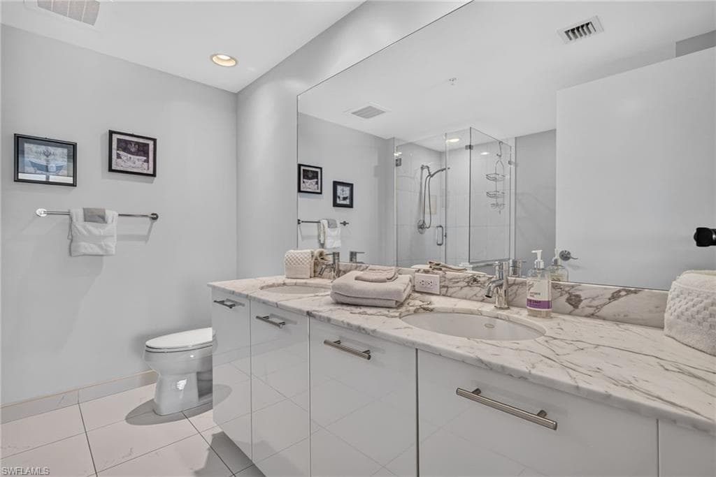 3000 Oasis Grand BLVD 505 photo 18 of 50