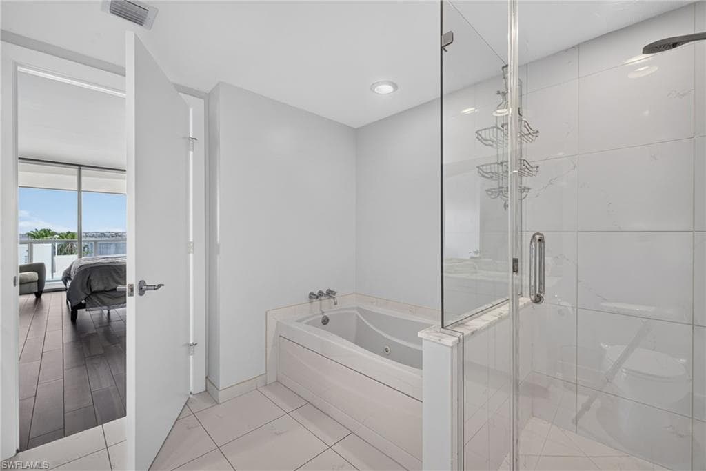 3000 Oasis Grand BLVD 505 photo 19 of 50