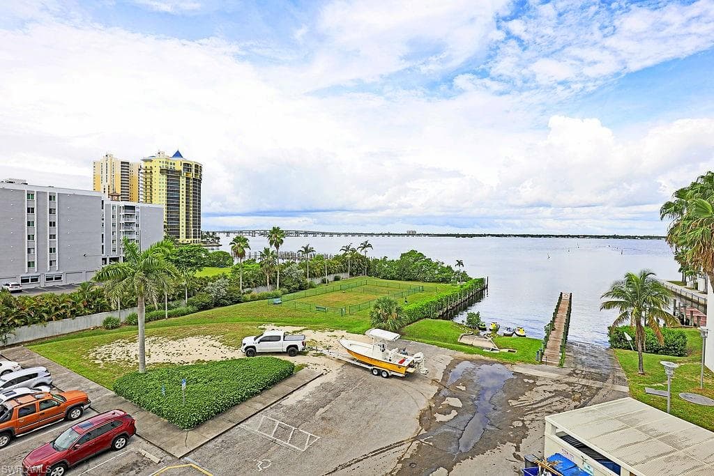 3000 Oasis Grand BLVD 505 photo 35 of 50