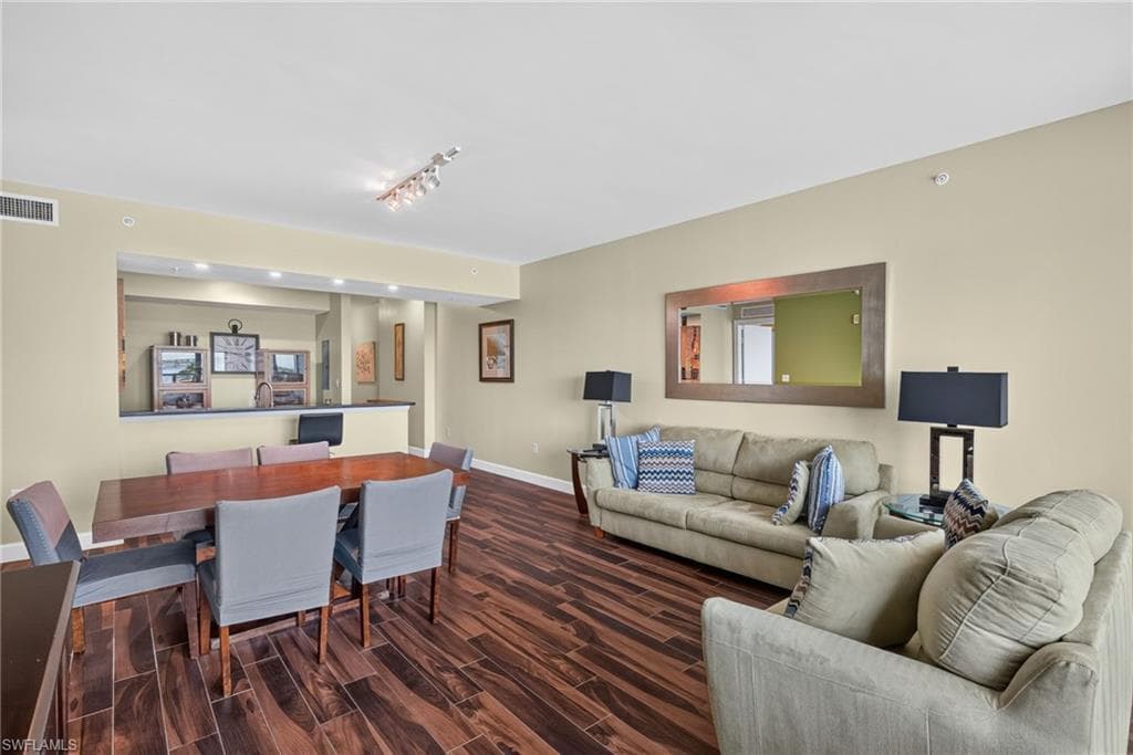 3000 Oasis Grand BLVD 505 photo 8 of 50