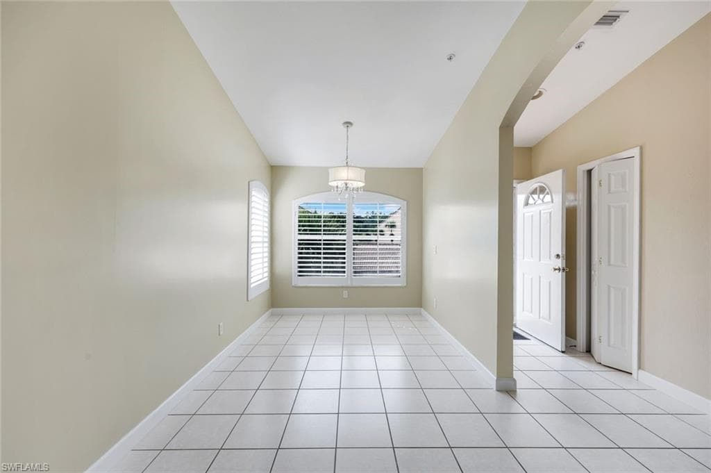 WELCOME TO 2055 CASCADES DR #6