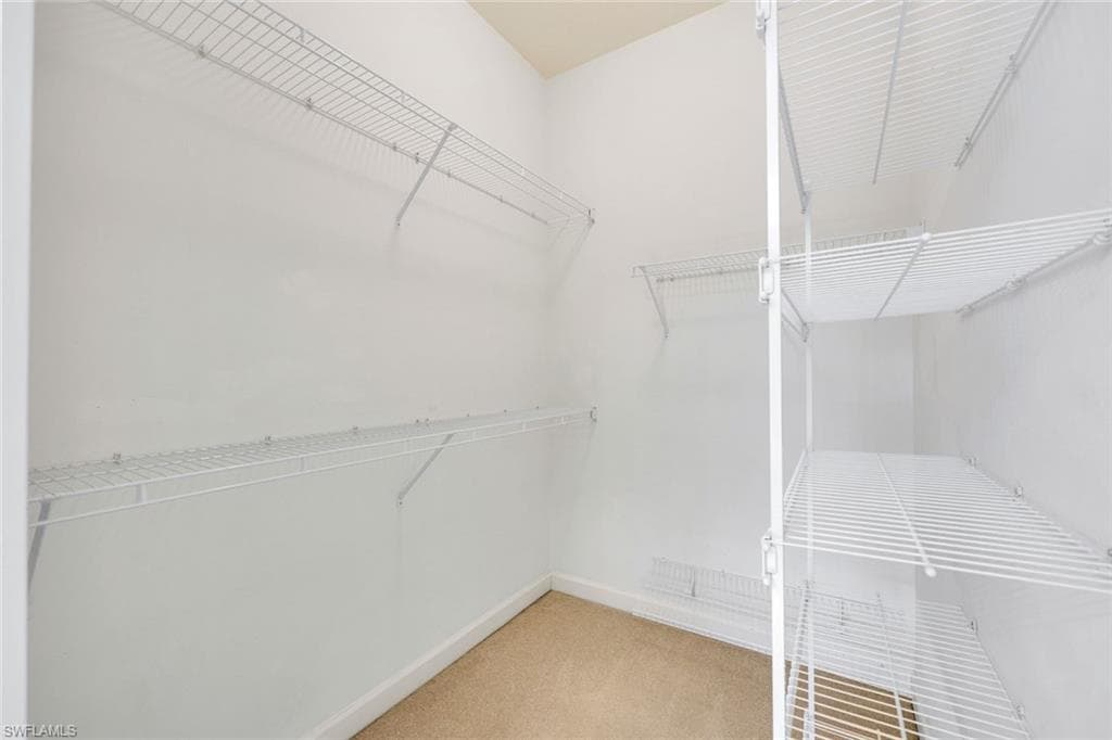 SPACIOUS MASTER SUITE WALK IN CLOSET